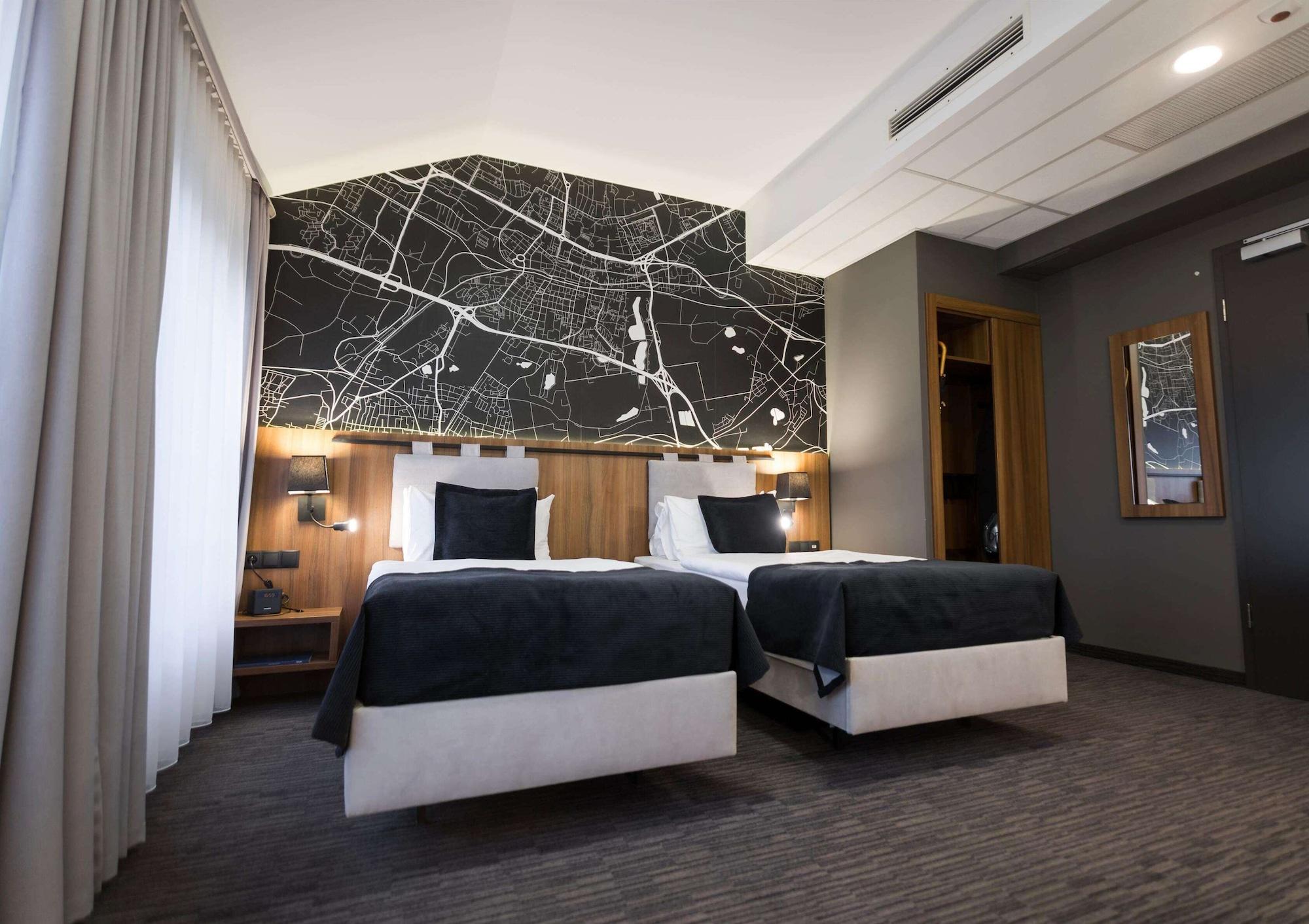 Western Mariacki Hotel 3*