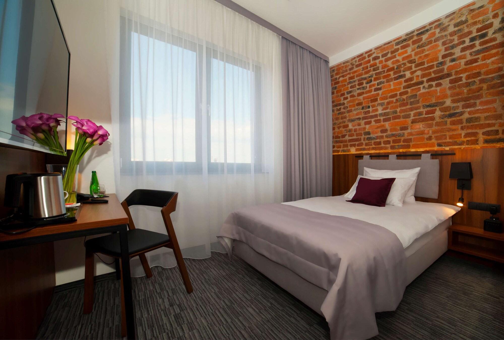 Western Mariacki Hotel 3*