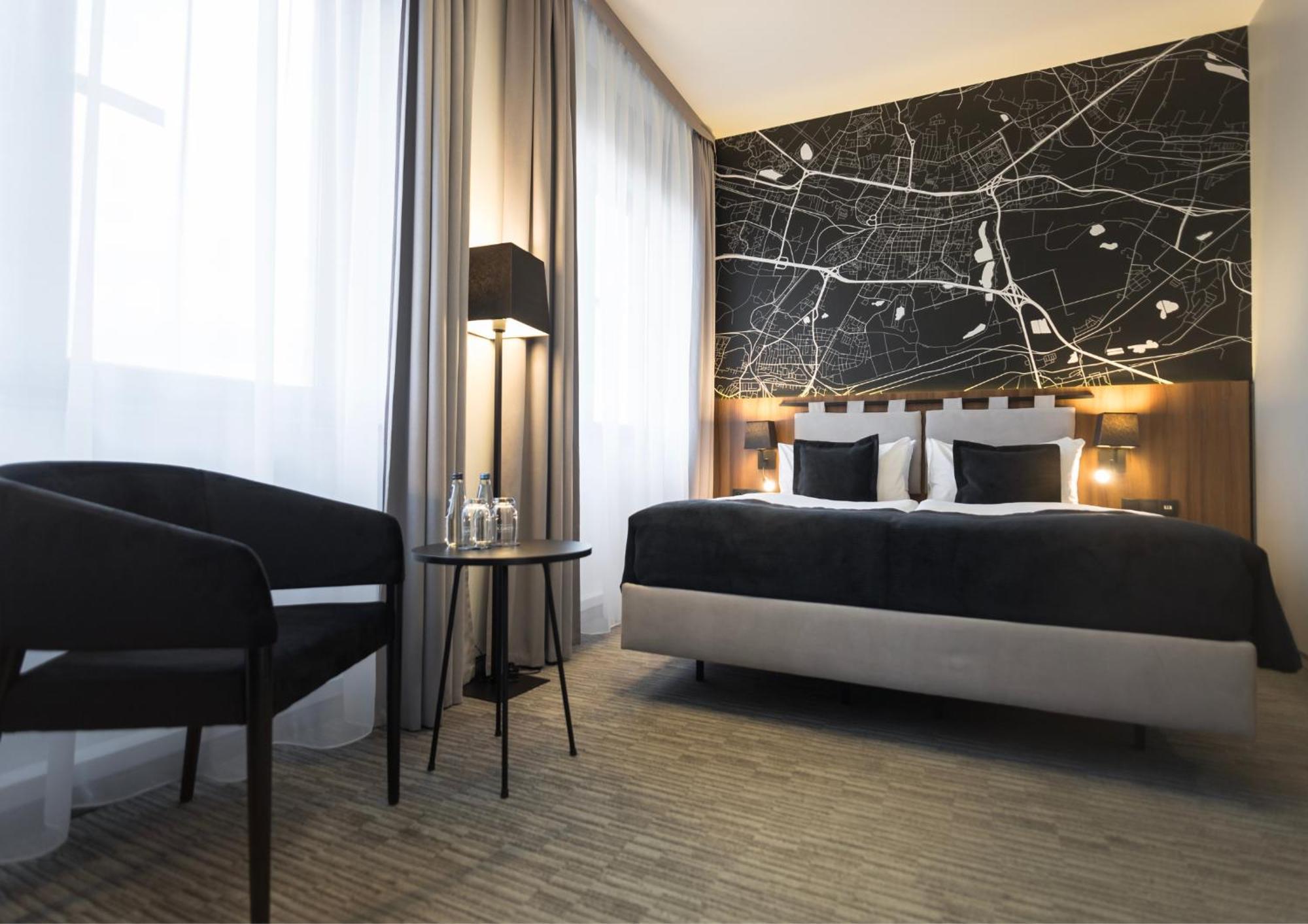 Western Mariacki Hotel 3*