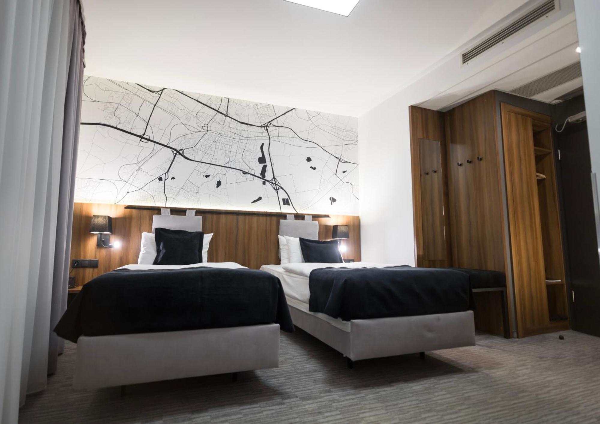 Western Mariacki Hotel 3*
