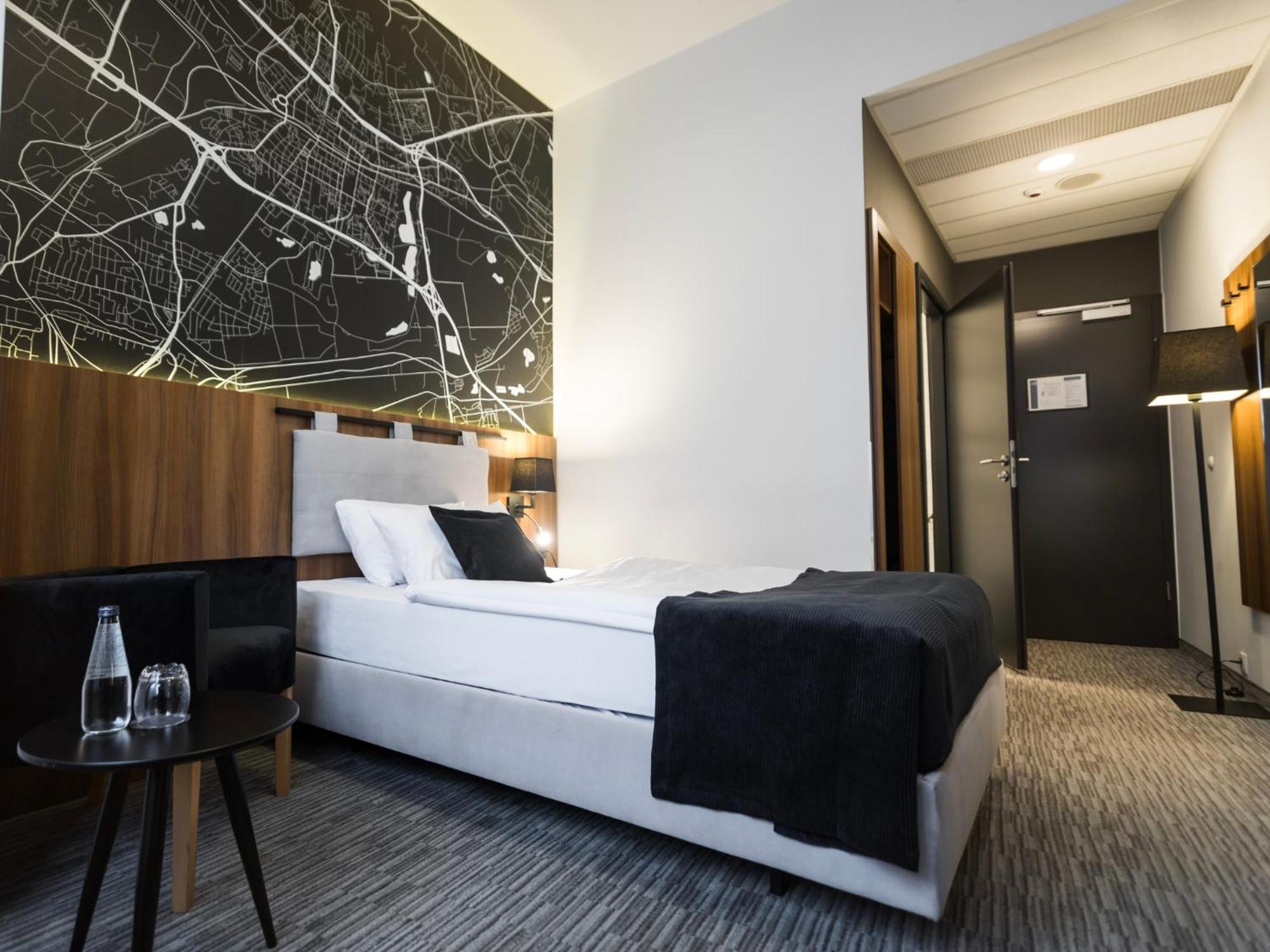 Hotel Western Mariacki 3*