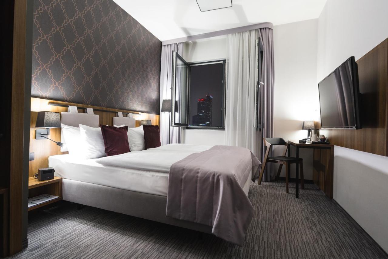 Western Mariacki Hotel